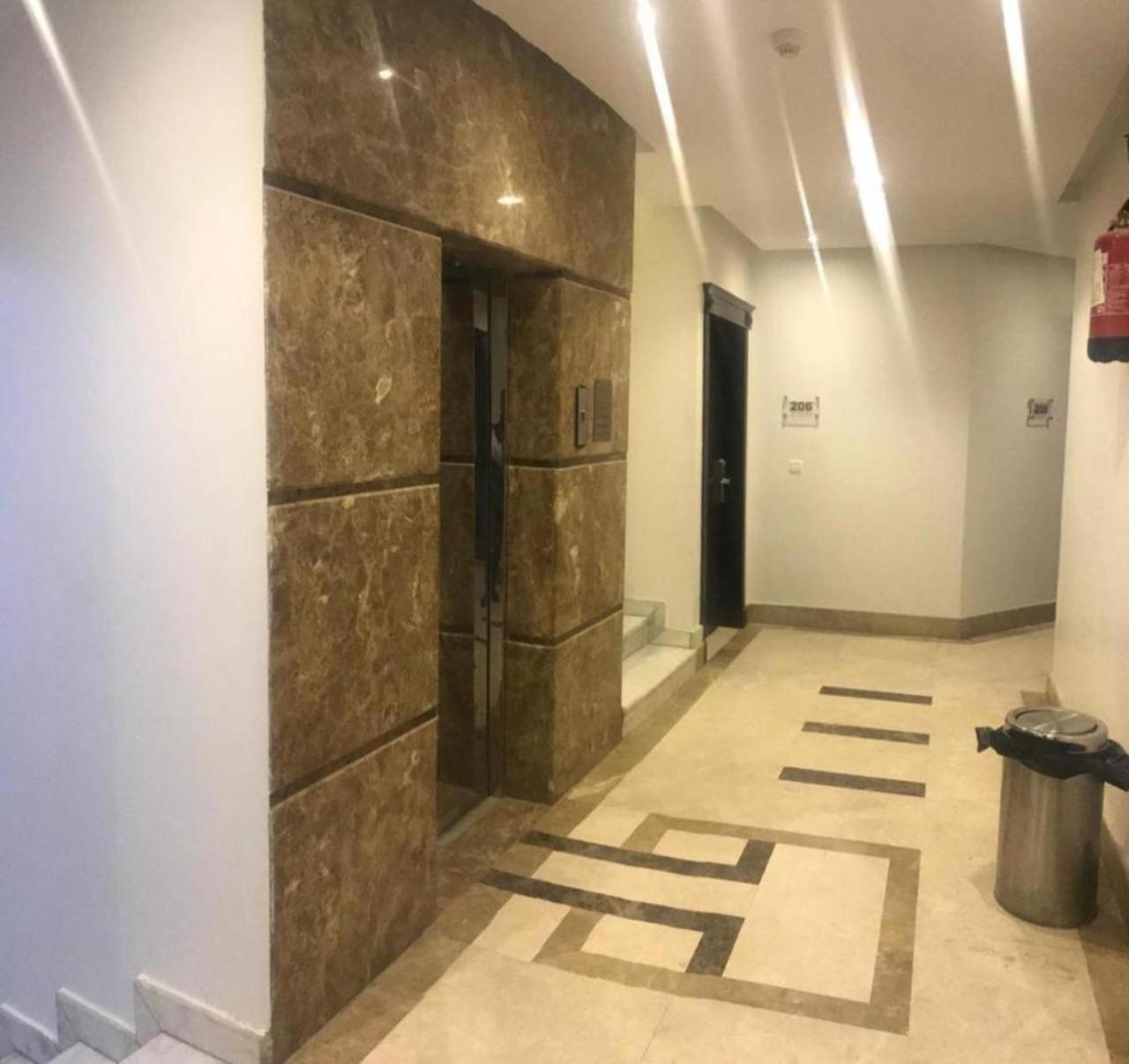 Al Makan 107 Hotel By Al Azmy Rijád Kültér fotó