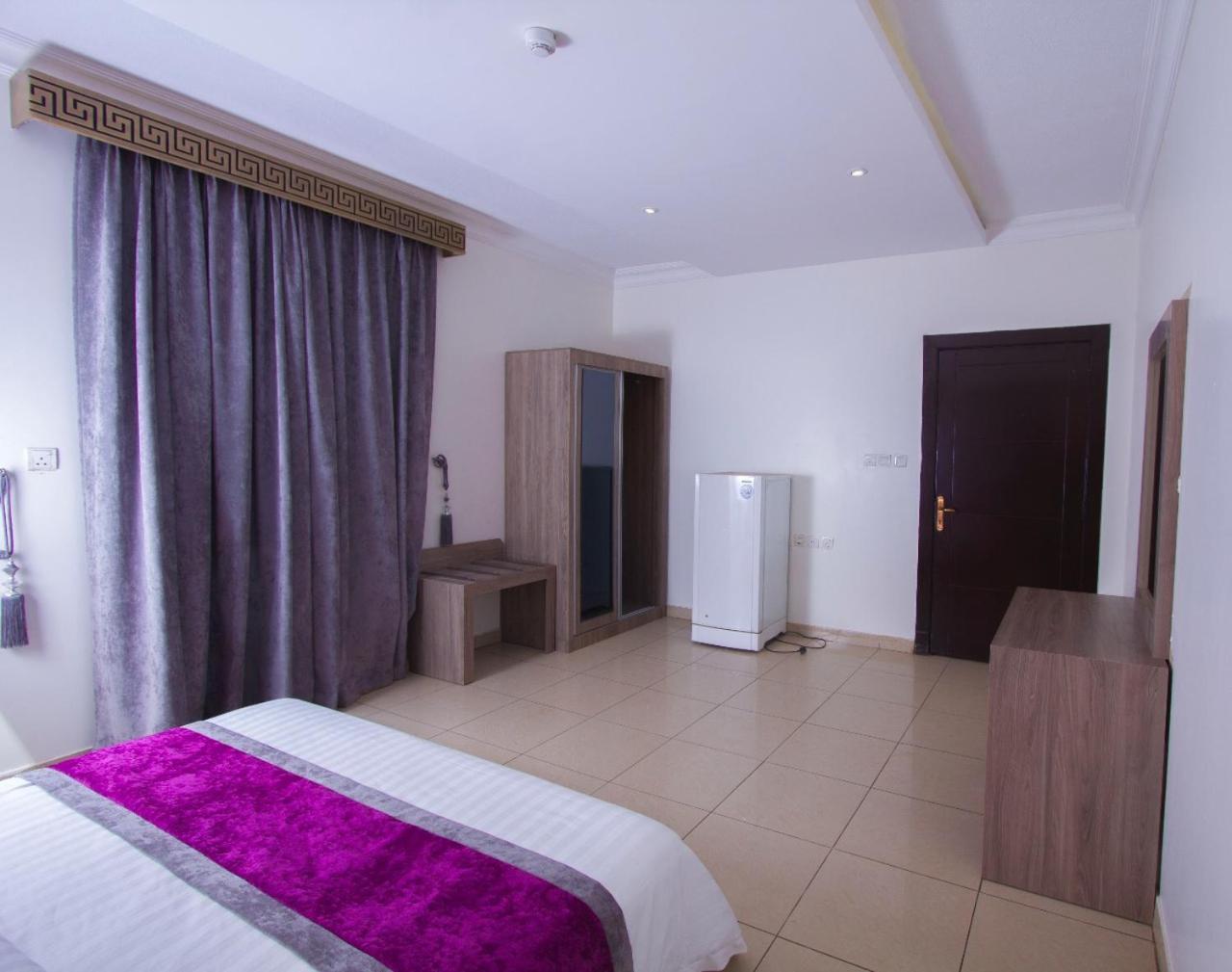 Al Makan 107 Hotel By Al Azmy Rijád Kültér fotó